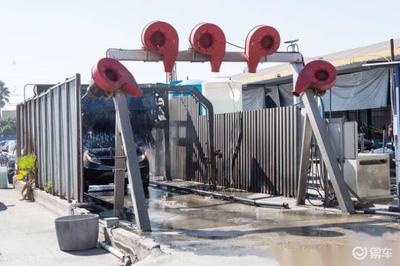 加油站免費洗車對車漆有傷害嗎？老司機的忠告 免費也不洗，小心掛傷車漆